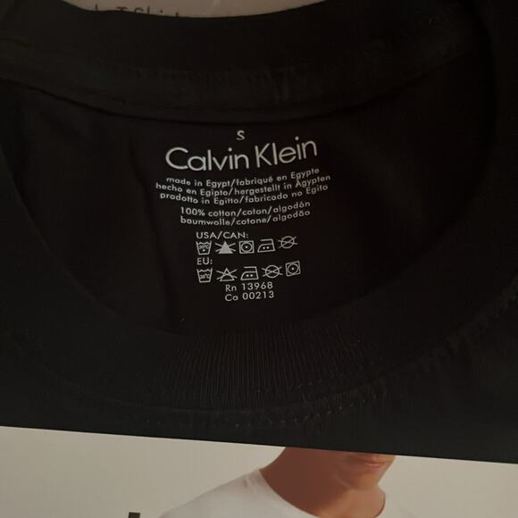 Calvin Klein Crew Necks 5 pc: 3 Black 2 Gray ALL Mens Size Small - Picture 2 of 6